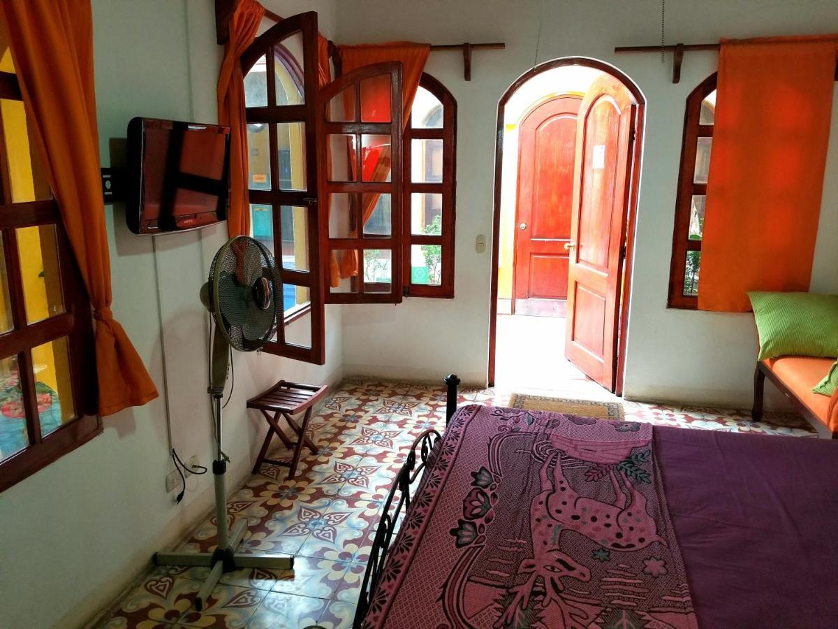 לינה וארוחת בוקר גרנאדה Casa Del Agua חדר תמונה